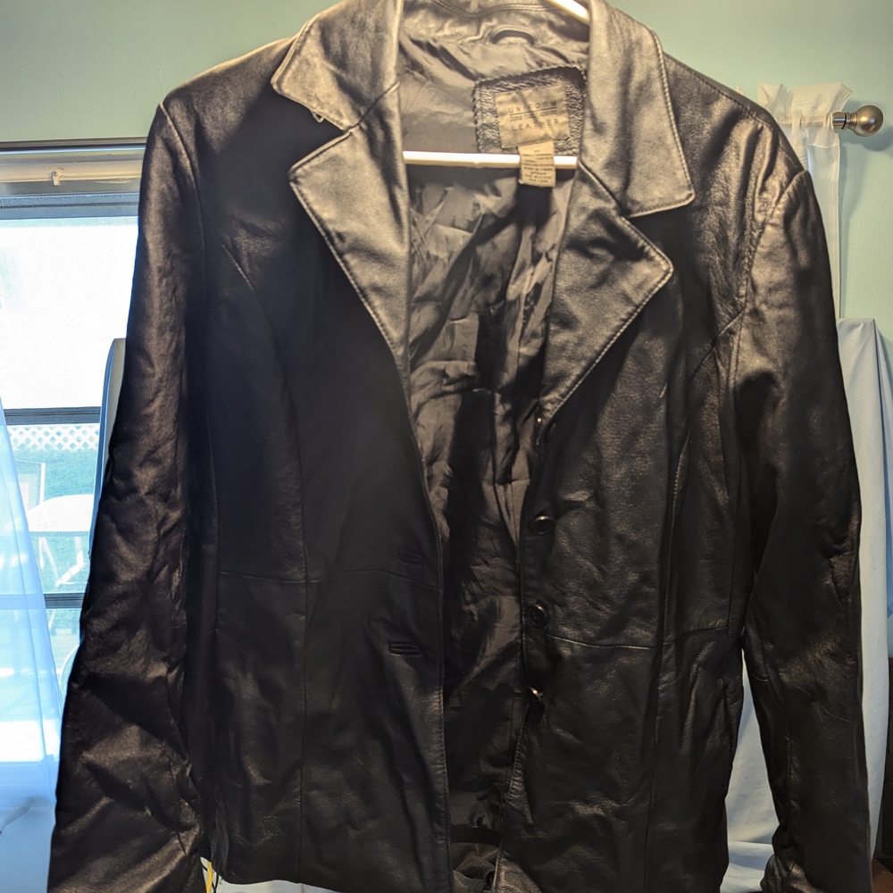 Elegant Black Leather Jacket for Women